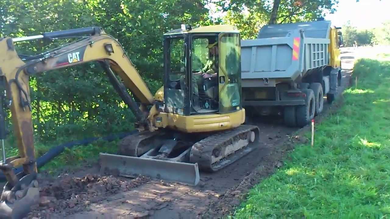 CAT 305 CR - kopání drenáže - YouTube