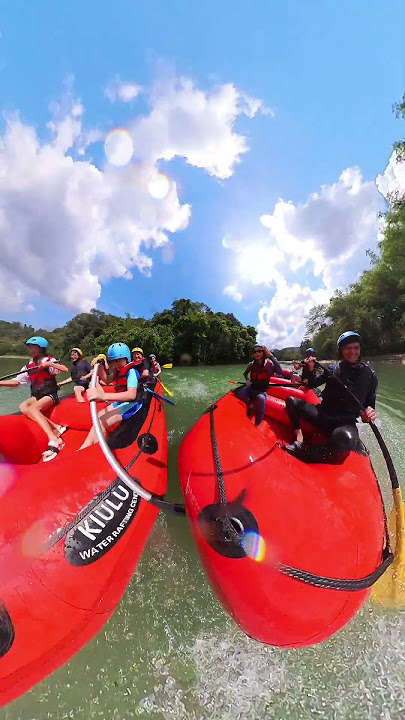 Intense Water Fight ! Kiulu White Water Rafting, Sabah #shorts