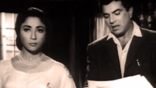 Emotional scene from old classic movie baharen phir bhi aayengi (1966)
starring: tanuja, mala sinha, dharmendra, deven verma, johnny walker,
rehman, randhir....