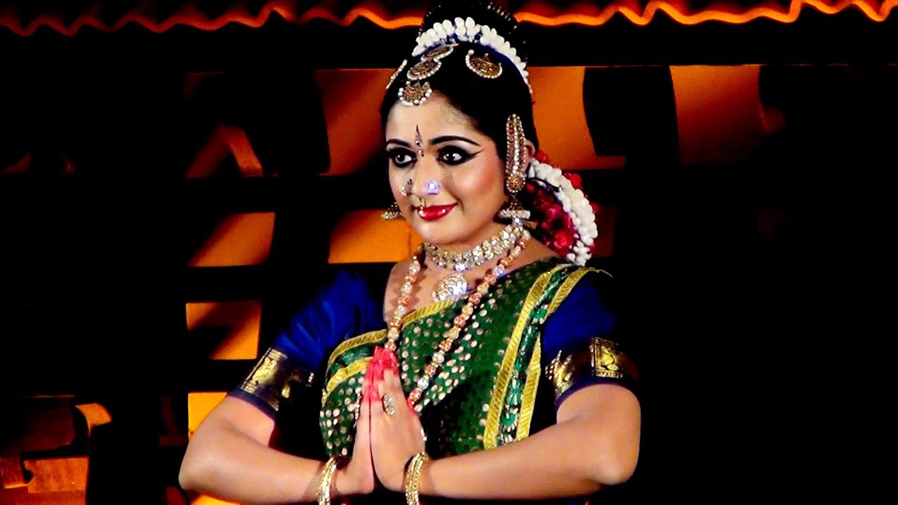 Kavya Madhavan performing Bharatanatyam Dance at ...