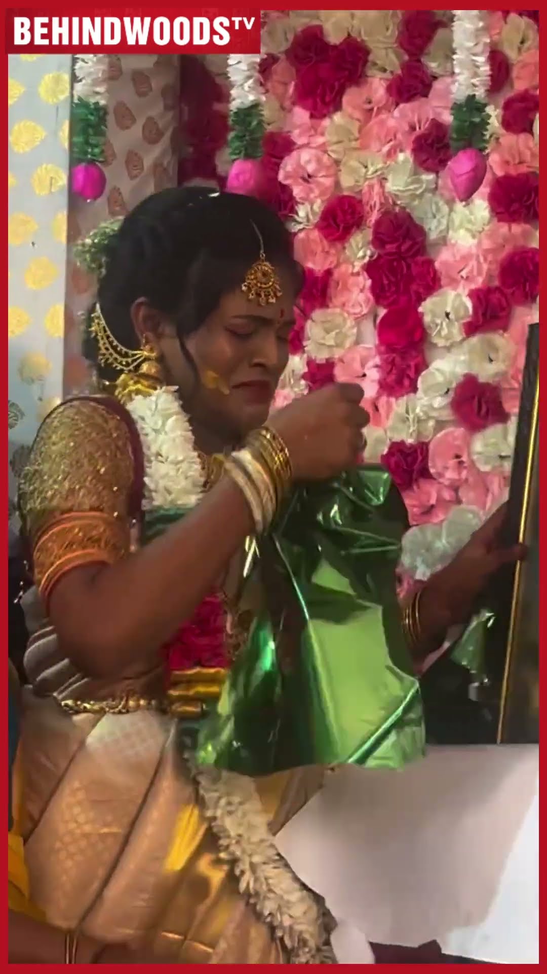 Photo-ல அப்பாவ பாத்ததும் கதறி அழுத மகள் ? ' இப்படியா உங்கள பாக்கணும்'