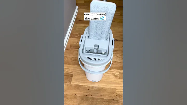This clever mop and bucket makes cleaning the floor super easy 🤩✨ link in comments to shop