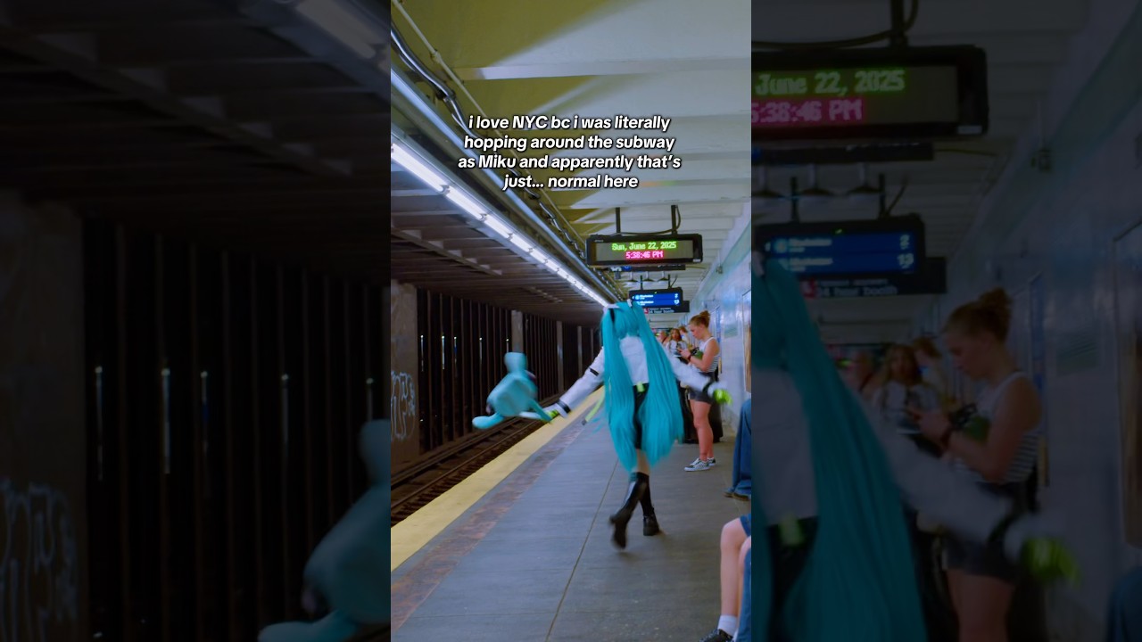 Only in NYC 😝😝🥬 #miku #hatsunemiku #mikuhatsune #hatsunemikucosplay #vocaloid #cosplay #cosplayer