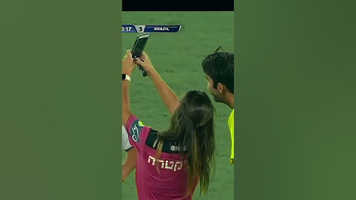 #kaka la lía con una árbitro