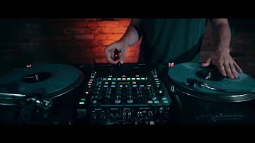 DJ VALAK - Intro Scratch LLM