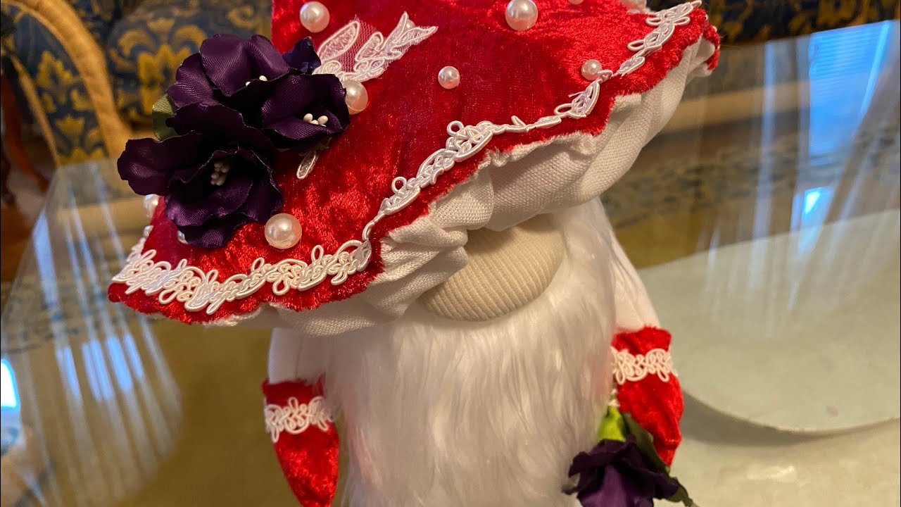 Делаем выкройку и шьём гнома мухомора вместе . Урок -3й.