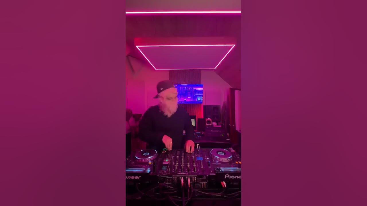 DADADA w/ Gentlemens Club