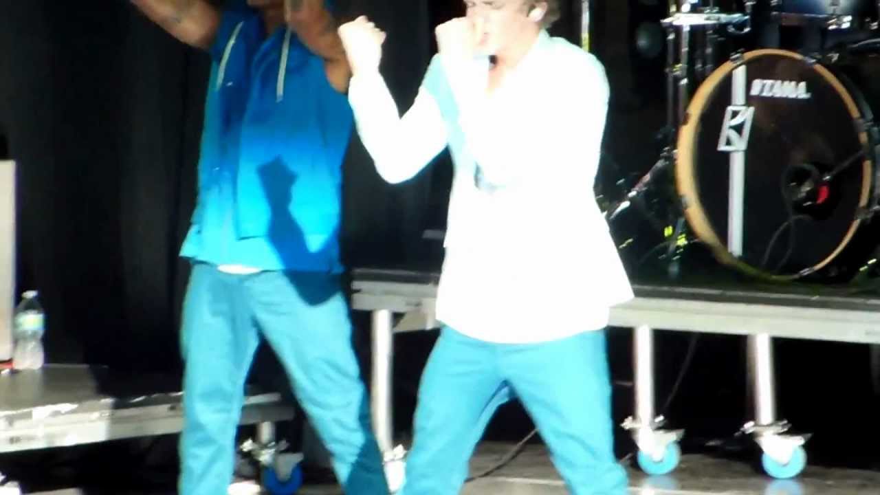 Cody Simpson- Wish You Were Here in Detroit Michigan 7/31/12