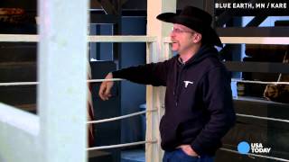 10-year-old auctioneer is star of stockyards
