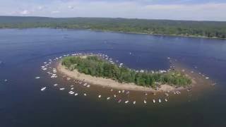 A perfect Sunday on The Great Sacandaga Lake .