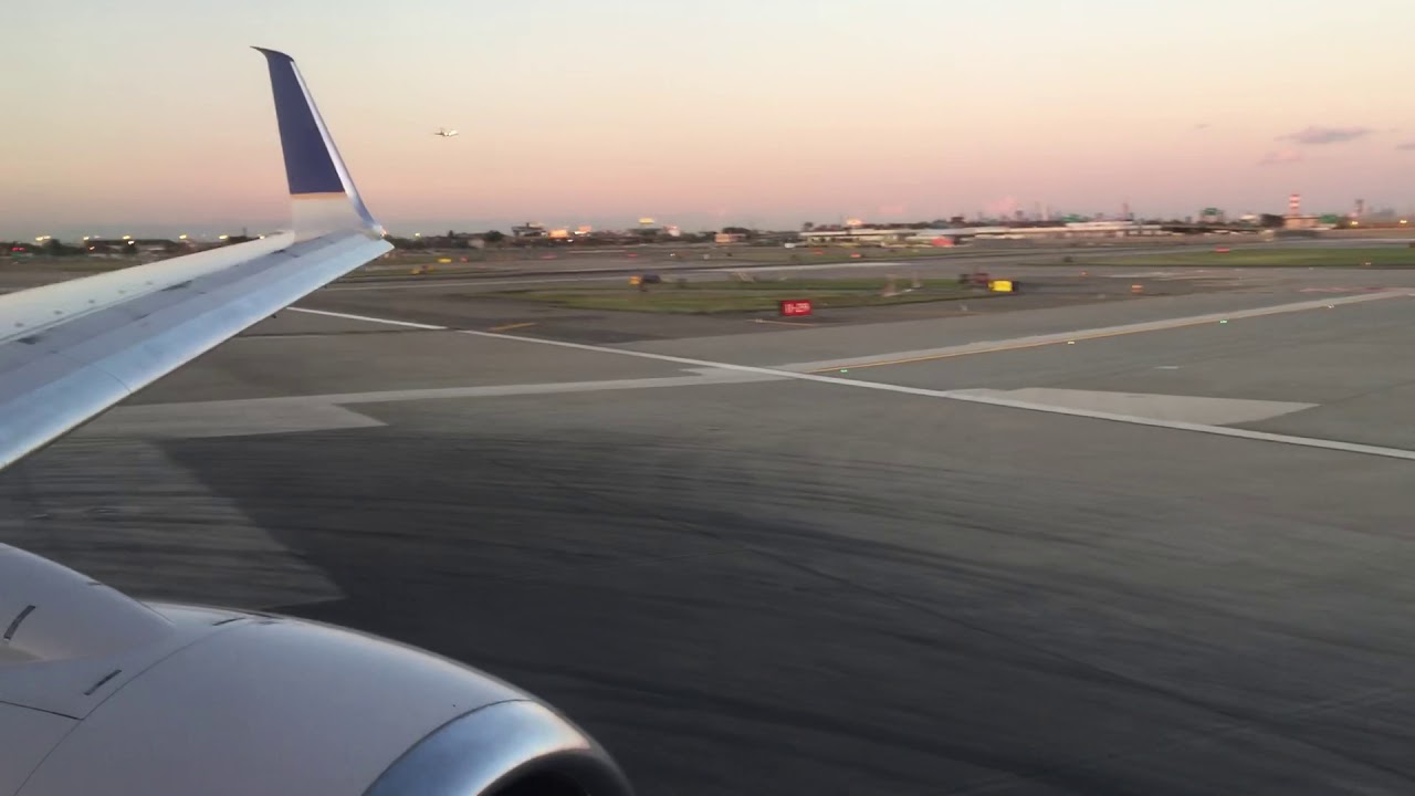 United Airlines 737-800 beautiful takeoff from Newark EWR to San Jose California