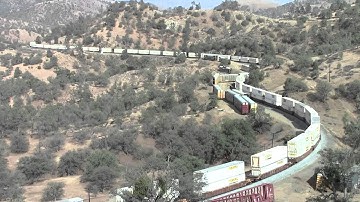 BNSF Z Train Passes Train Wreck at Tehachapi 6-23-13