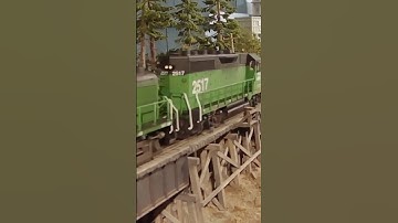 4-unit lash-up on the BN Main line to Bellingham