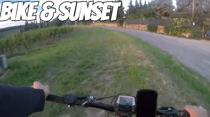Chasing the Sunset: A Short Bike Ride -「夕日を追いかけて：短い自転車の旅」