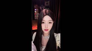 Extreme Tingles ASMR 🥶 #ExtremeTingles #SleepAid 2026-08-23 06:07:25