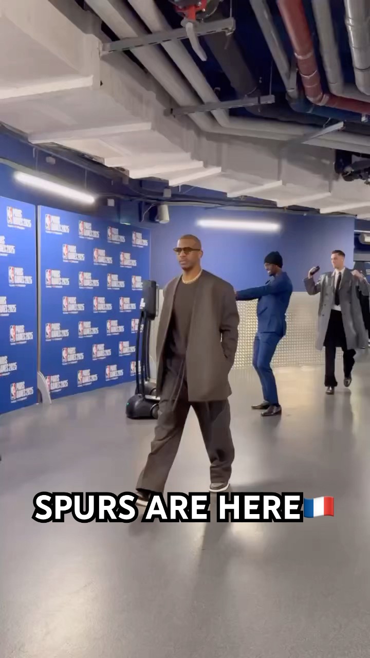 The Spurs arrive for #NBAParis