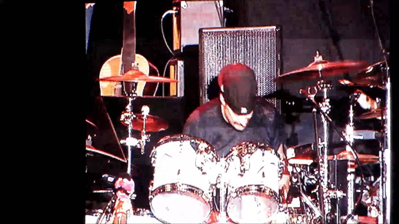 kid rock orlando kid rock playing the guitar and drums 11 13 11 orlando kid rock orlando kid rock playing the guitar and drums 11 13 11 orlando