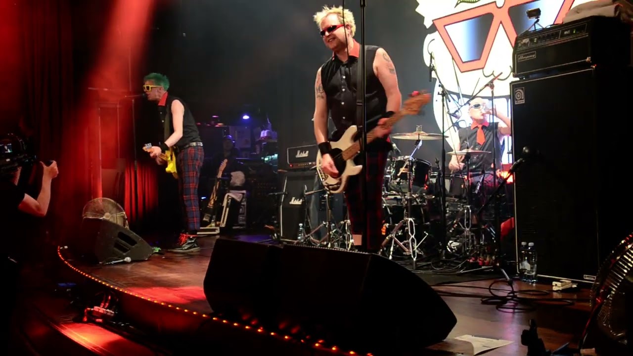 Toy Dolls Spiders in the dressing room (LIVE Closeup punkbåten 2022