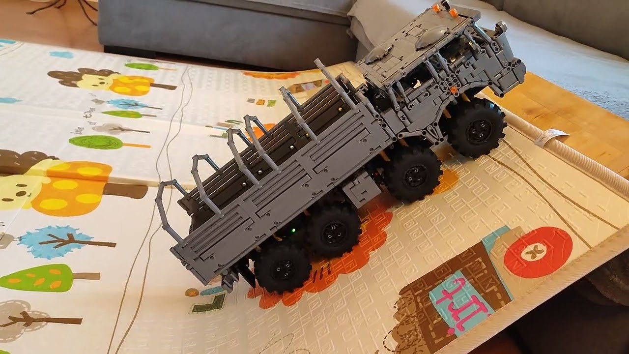 LEGO Tatra 813 8x8 KOLOS