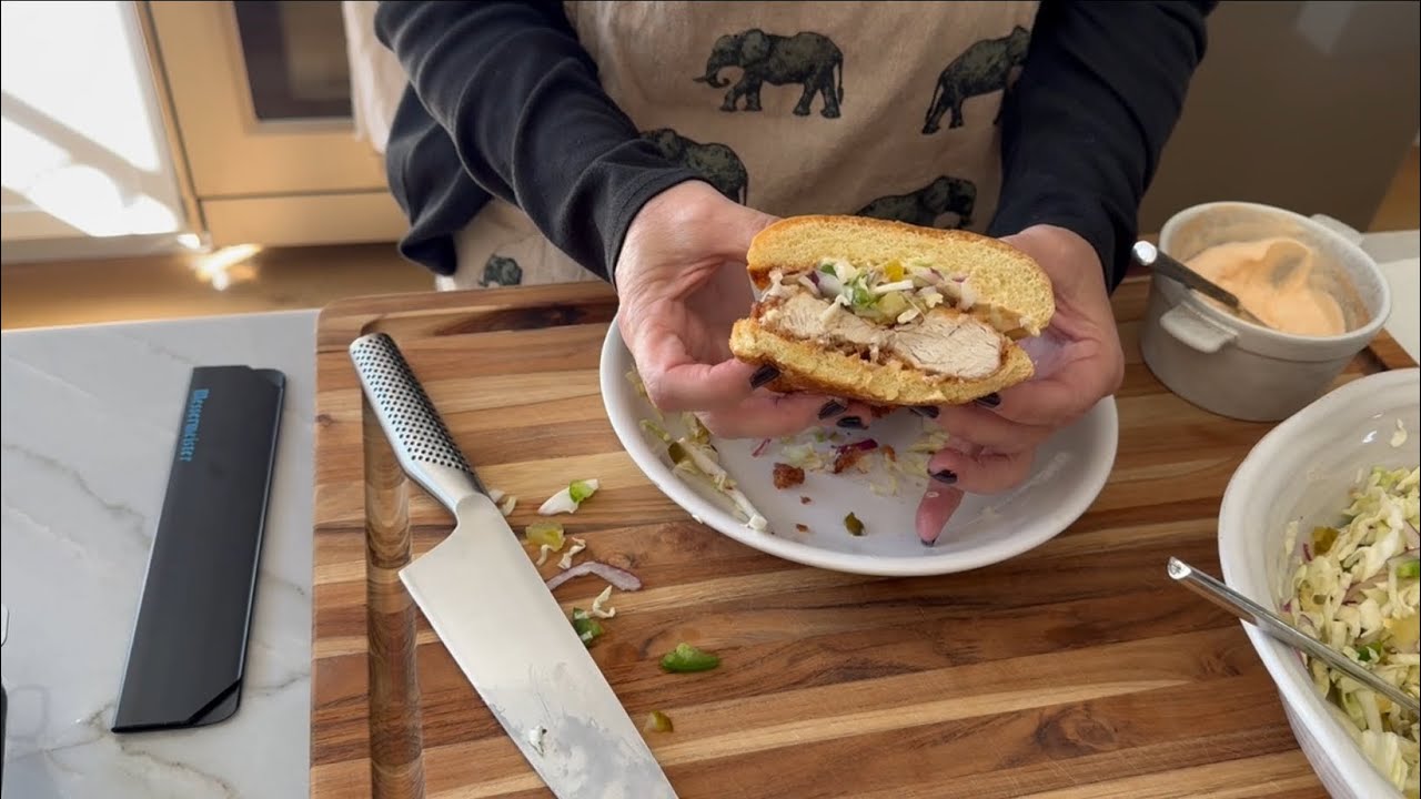 BEST Fried Chicken Sandwich  with Spicy Mayo & Garlic Slaw 