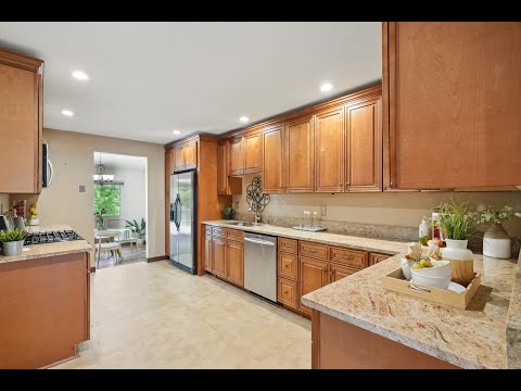 13112 Royal Pines Dr, St Louis, MO home video tour