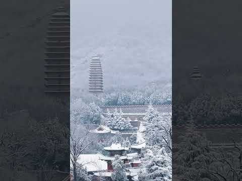 از برف در معبد شائولین در دنگ فنگ لذت ببرید 