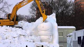 雪まつりの取り壊し風景