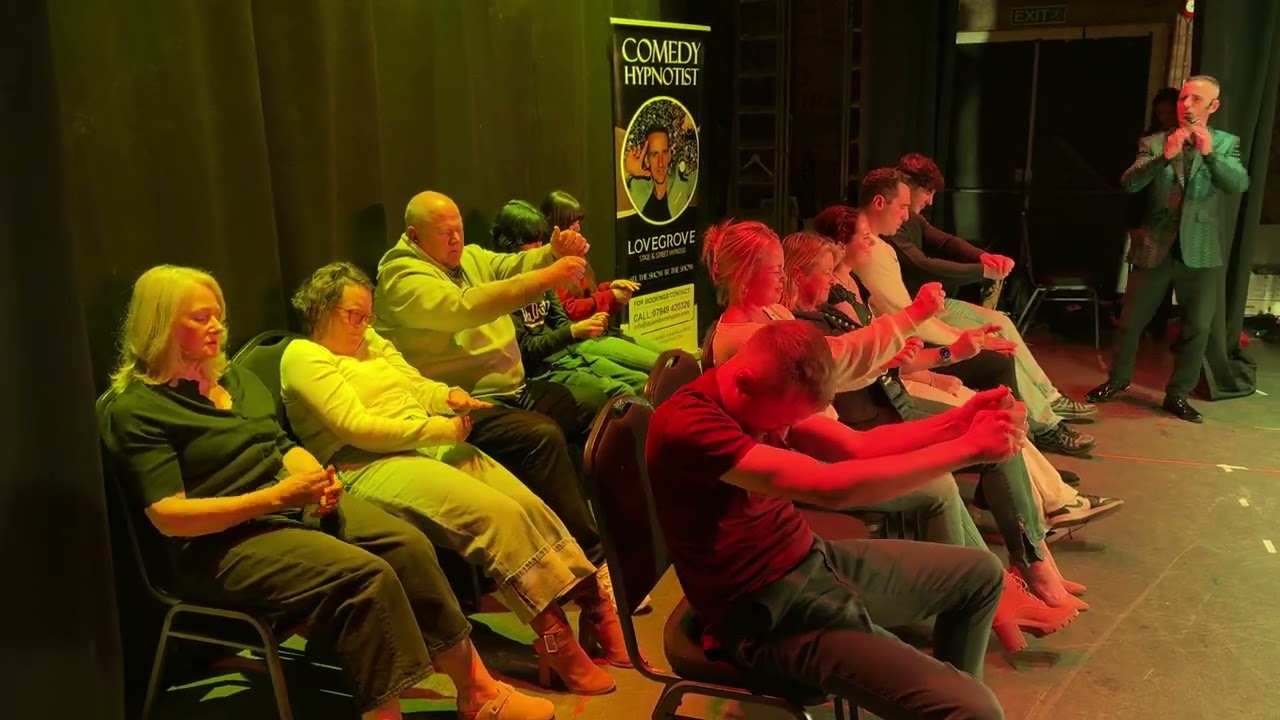 HYPNOTISED believing a pesky fly 🪰 is on their ice cream! 😵‍💫🌀