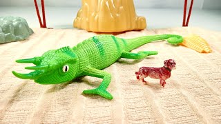 Unboxin Doxin - Greenbrier Jackson's Chameleon Toy