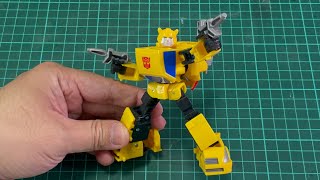 Transformers Studio Series Deluxe Class Devastation Bumblebee (Robot mode to Hatchback mode)