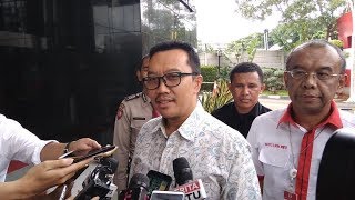 Kelit Menpora Imam Nahrawi Usai Diperiksa KPK Soal Proposal Dana Hibah KONI Kelit Menpora Imam Nahrawi Usai Diperiksa KPK Soal Proposal Dana Hibah KONI