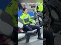 颜值和实力都是一流600多斤的铁骑倒地如何抬起交警小姐姐面不改色轻松拿捏