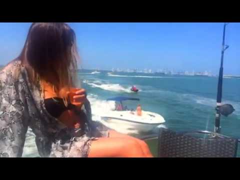 Sunday boating in Miami