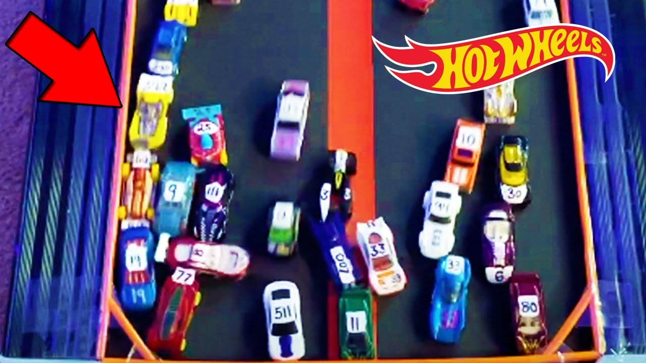 Hot Wheels Treadmill Race Cars 10 Heat Demolition Derby Tournament