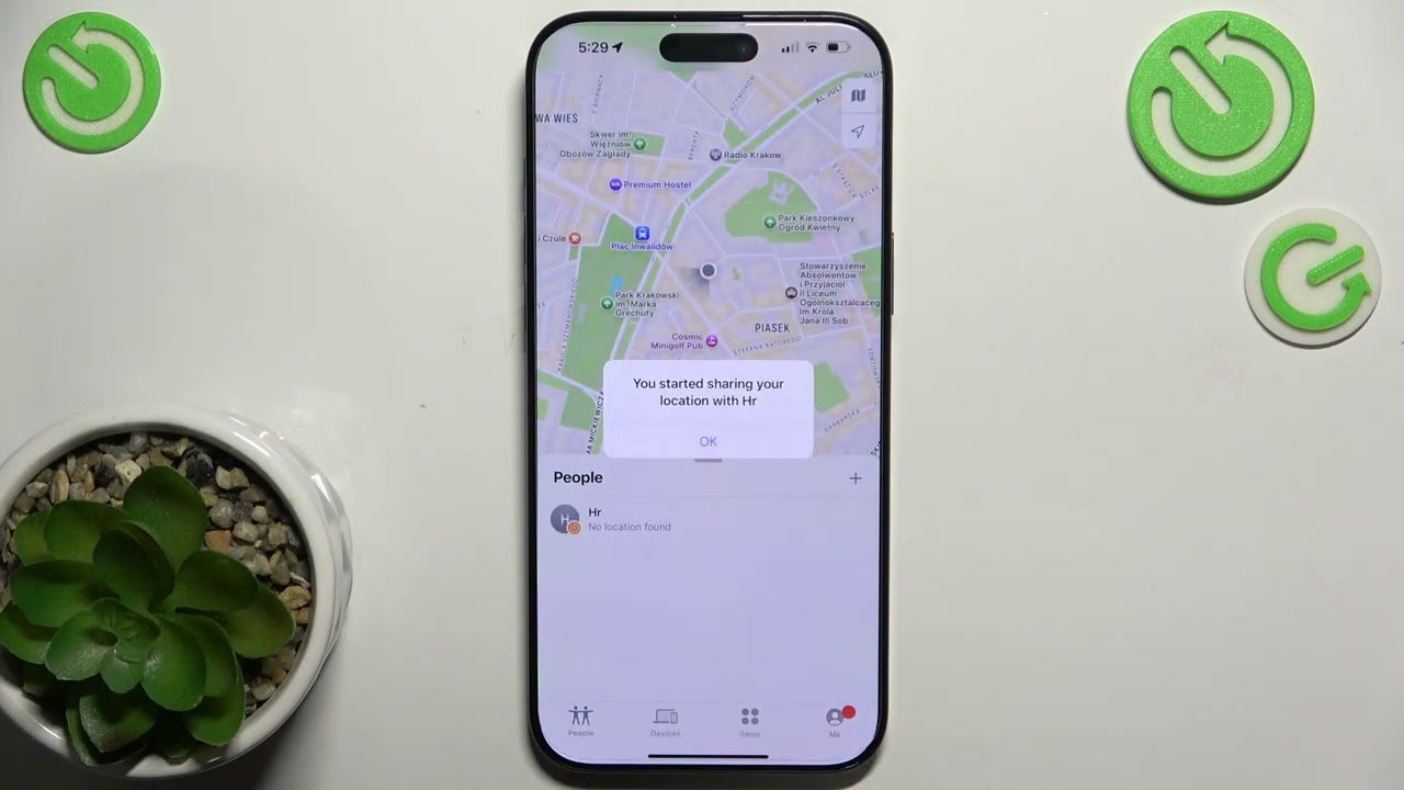 Как поделиться живым местоположением на iPhone 16 Pro Max
