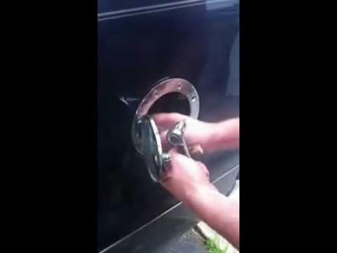 how to remove/install gas lock door
