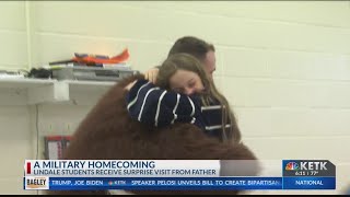 Datos Lindale students receive surprise from father in navy Guía