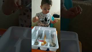 Sorting by category, activity for kids. #indooractivitiesforkids
