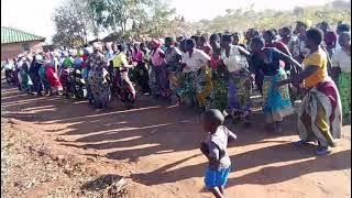 AImayi kuyisoka nyimbo... Ma celebrity athu awa Mulungu anakonza