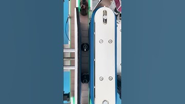 Automatic round bottle labeling machine #labelingmachine #factory