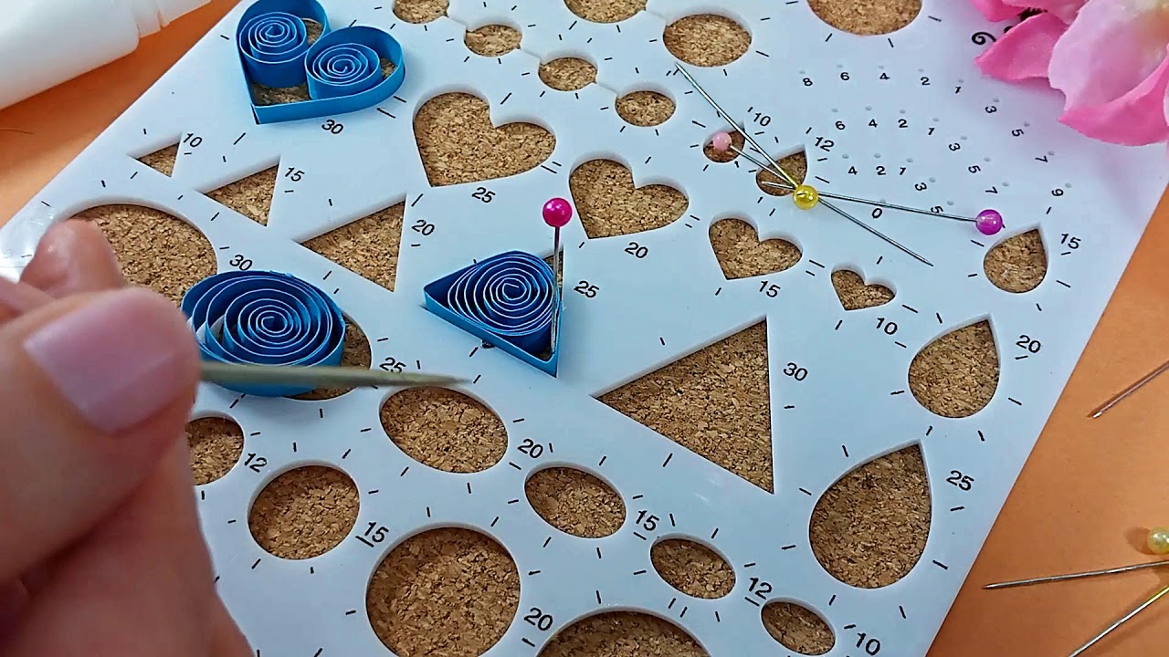 Quilling : comment utiliser un gabarit triangle ?