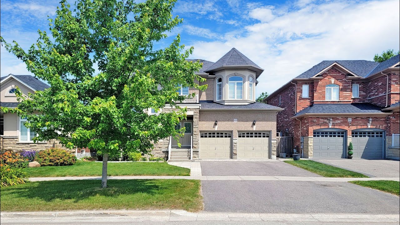 411 Hoover Park Drive, Whitchurch-Stouffville