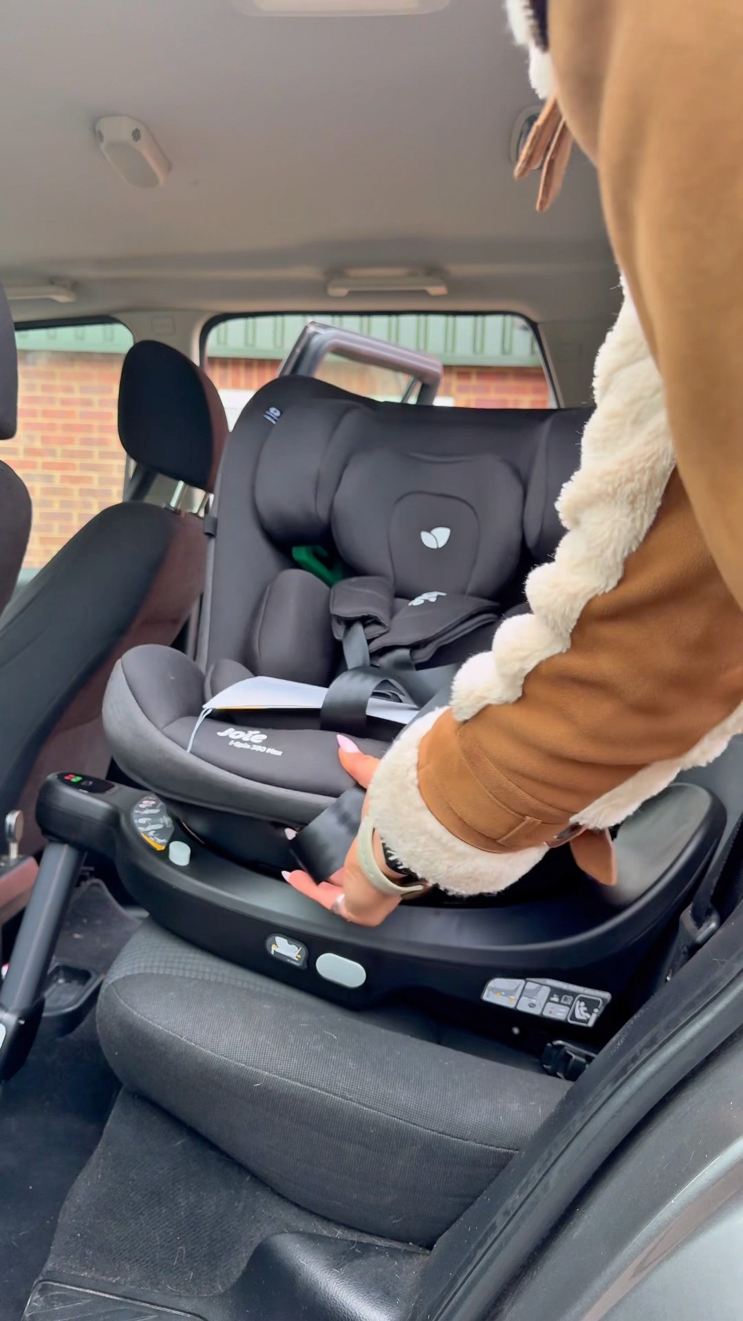 How to quickly install a Joie I-Spin 360 Max #carseat #joie #howto