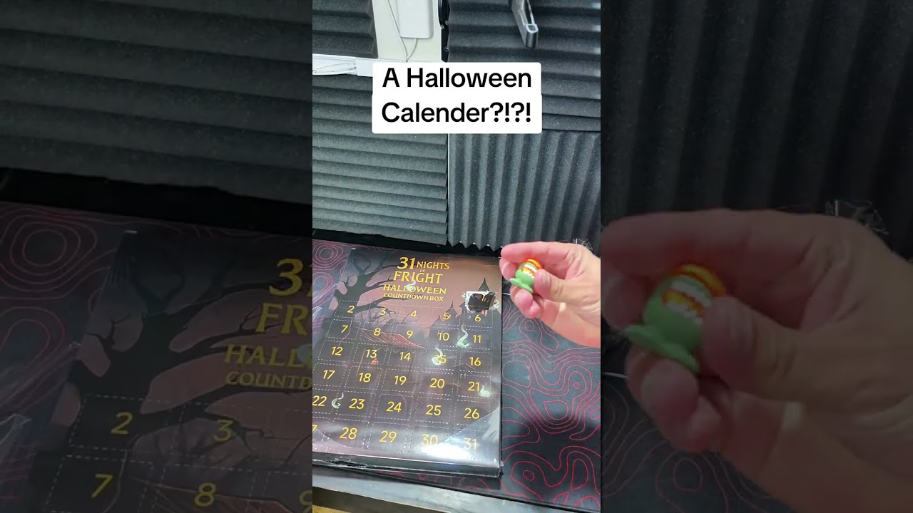 This is a new One For me a Halloween Advent Calendar?! I Love it!!! 