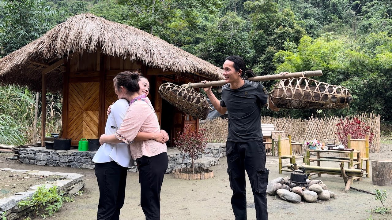 Vang Hoa and King Kong Amazon suddenly visited with big gifts, vang hoa, Anh Hmong