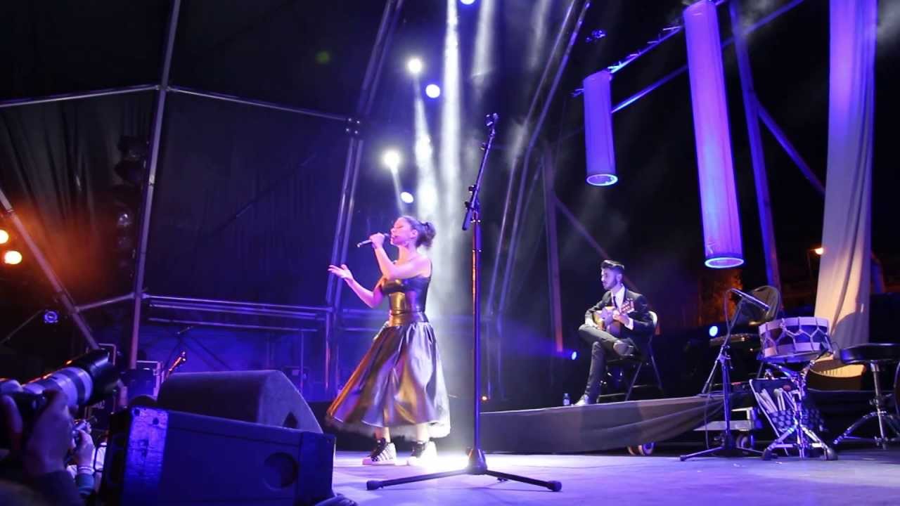 Raquel Tavares - A Candeia (Live at Caixa Alfama'15)