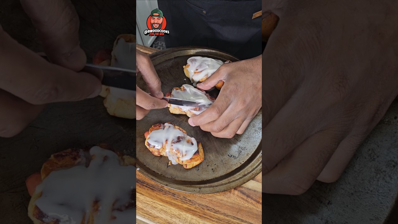 Cinnamon roll pig n the blanket is wild 🤣. But I'm mad i didnt think of it first 🤣