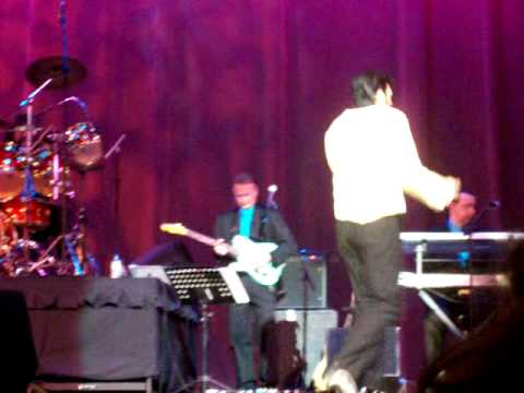 Elvis Presley (Chris Ayotte), Viva Las Vegas, Temp...