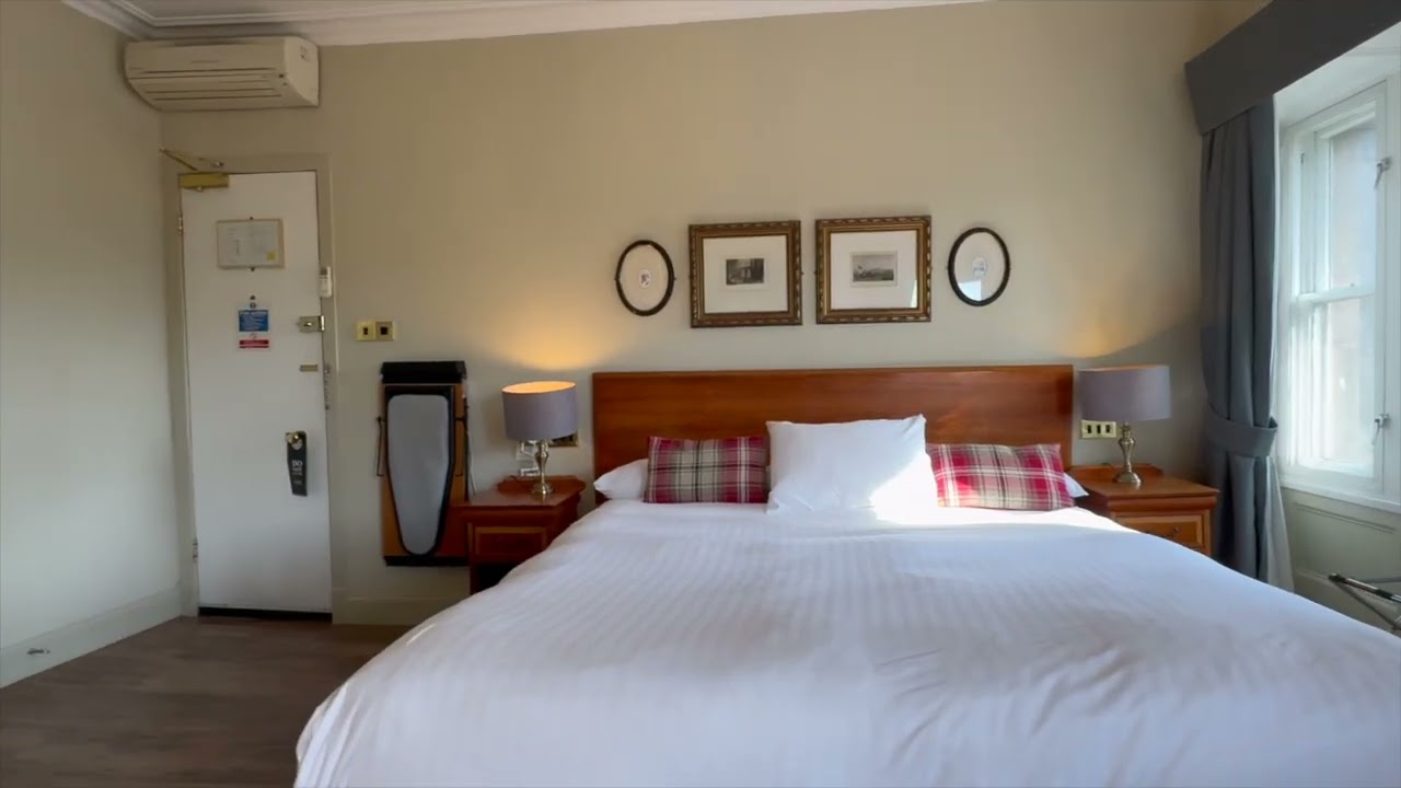 Old Waverley Hotel - Superior Double with Castle View