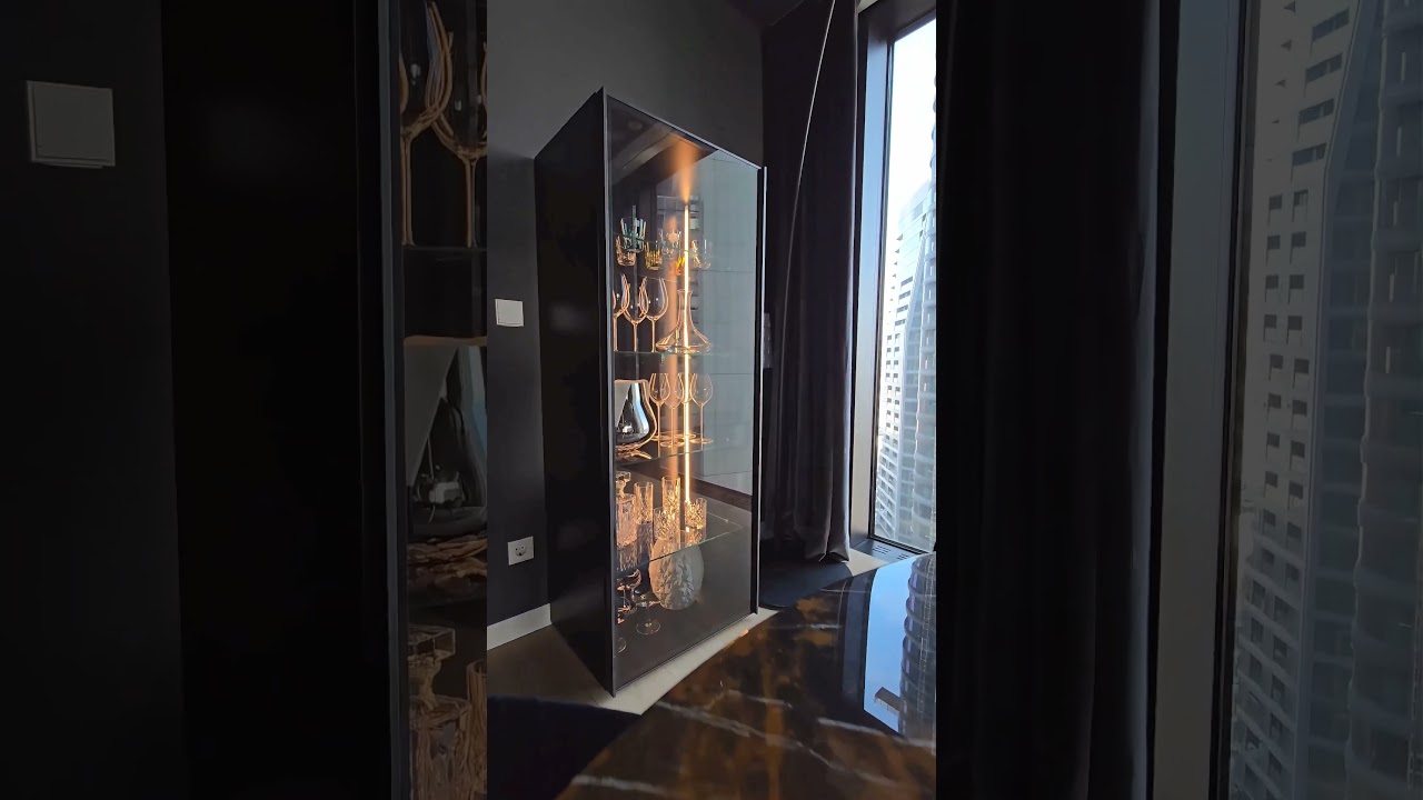 Design Glasvitrine Scrigno für Gläser und Sammlerstück. 